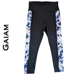 Gaiam Om Capri Leggings Small Black Blue Floral Print  Cropped Activewear Yoga